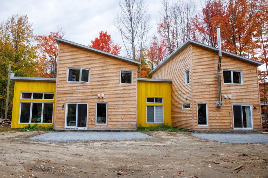 Les résidences bifamiliales de Foncier Solidaire Brome-Missisquoi. Crédit photo: ALAIN ROBERGE, LA PRESSE